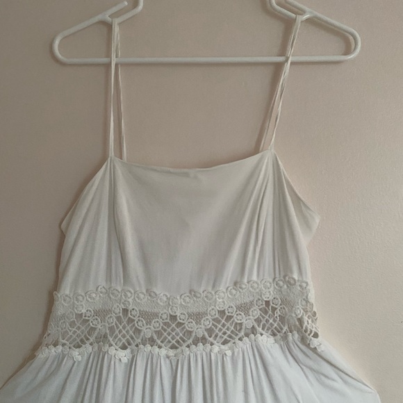 Solitaire White Lace Dress - Picture 4 of 7